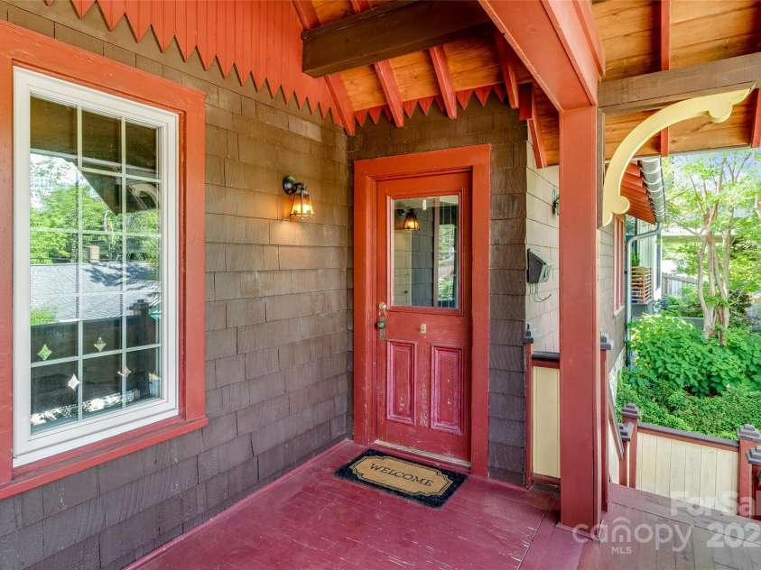62 Elizabeth Place, Asheville, NC 28801.  MLS# CAR4254605, YatesRealty ID 20685. 