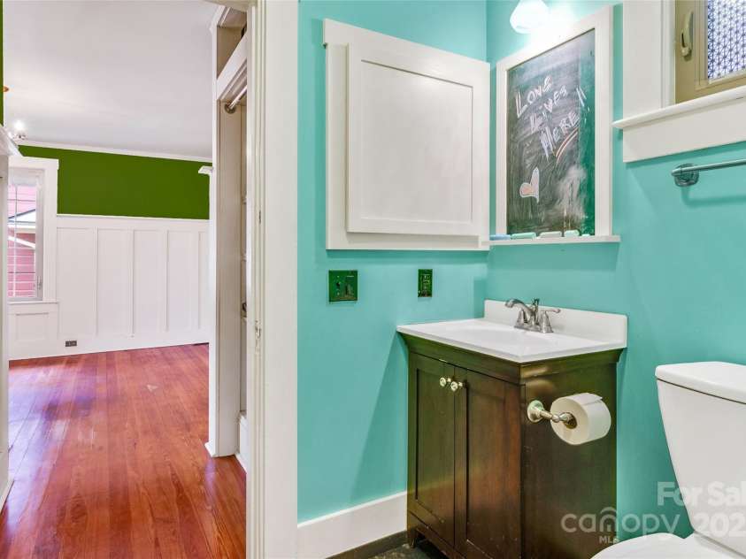 62 Elizabeth Place, Asheville, NC 28801.  MLS# CAR4254605, YatesRealty ID 20685. 