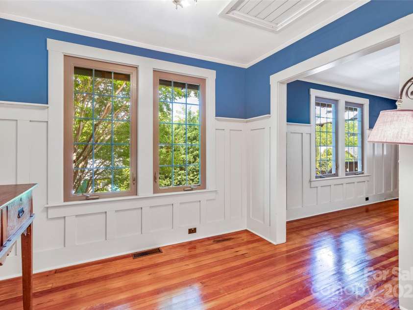 62 Elizabeth Place, Asheville, NC 28801.  MLS# CAR4254605, YatesRealty ID 20685. 