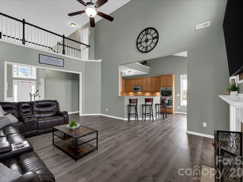 106 Honey Crisp Way, Simpsonville, SC 29681.  MLS# CAR4353381, YatesRealty ID 20686. 