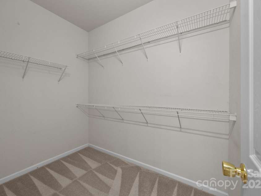 8313 Carob Tree Lane, Charlotte, NC 28215.  MLS# CAR4250541, YatesRealty ID 20686. 