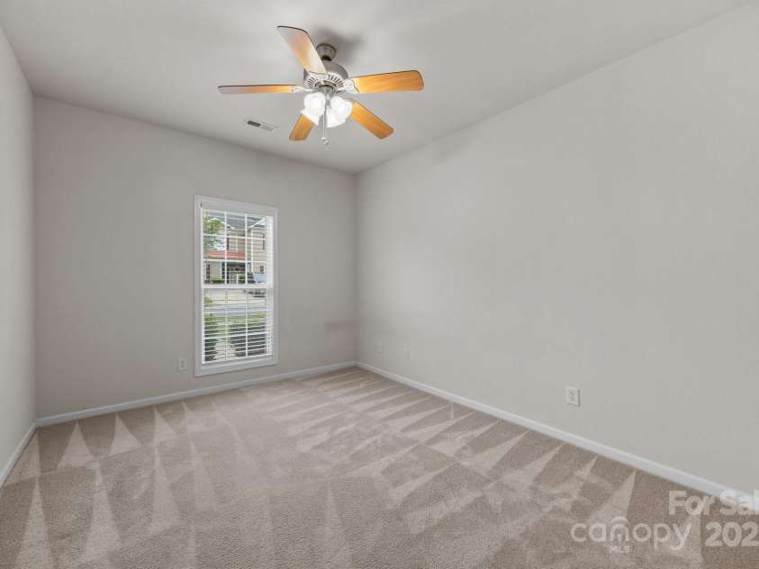 8313 Carob Tree Lane, Charlotte, NC 28215.  MLS# CAR4250541, YatesRealty ID 20686. 