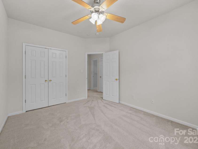 8313 Carob Tree Lane, Charlotte, NC 28215.  MLS# CAR4250541, YatesRealty ID 20686. 