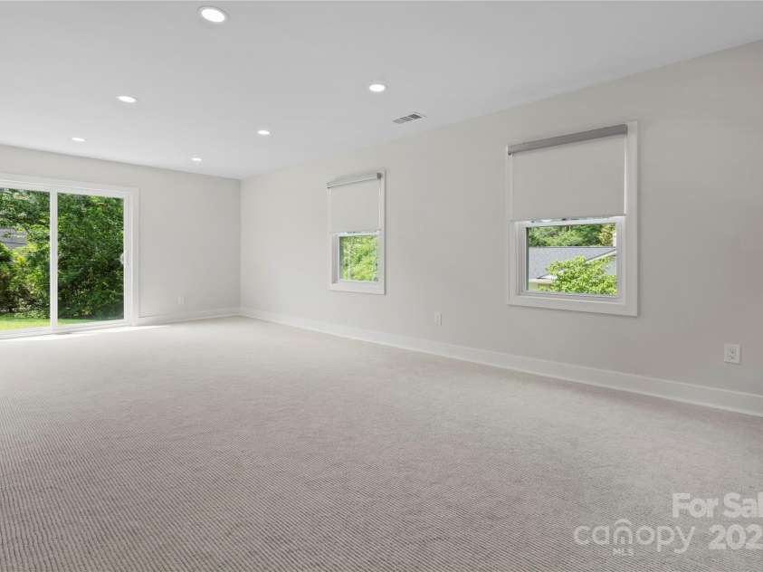 245 Enwood Drive, Charlotte, NC 28214.  MLS# CAR4266131, YatesRealty ID 20687. Den