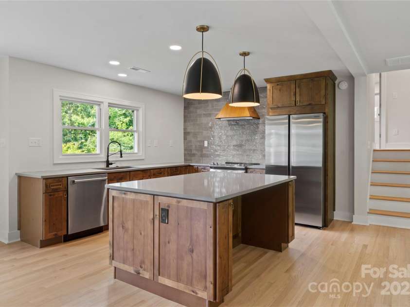 245 Enwood Drive, Charlotte, NC 28214.  MLS# CAR4266131, YatesRealty ID 20687. Kitchen