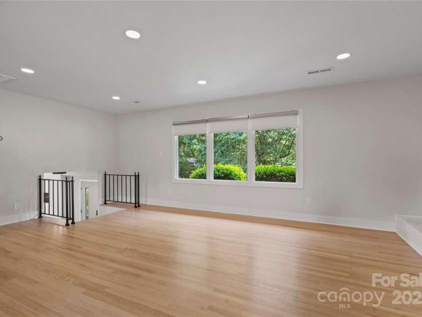 245 Enwood Drive, Charlotte, NC 28214.  MLS# CAR4266131, YatesRealty ID 20687. Living Room