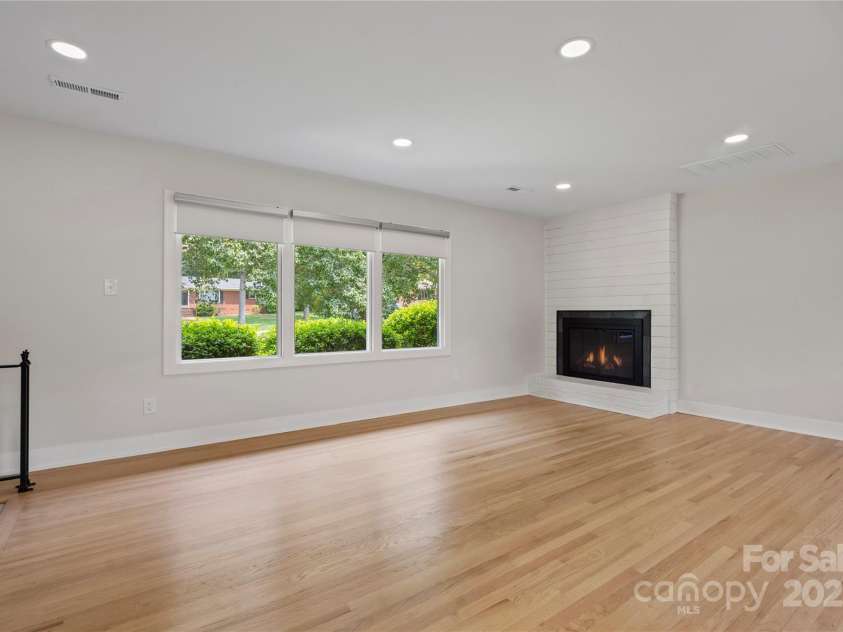 245 Enwood Drive, Charlotte, NC 28214.  MLS# CAR4266131, YatesRealty ID 20687. Living Room
