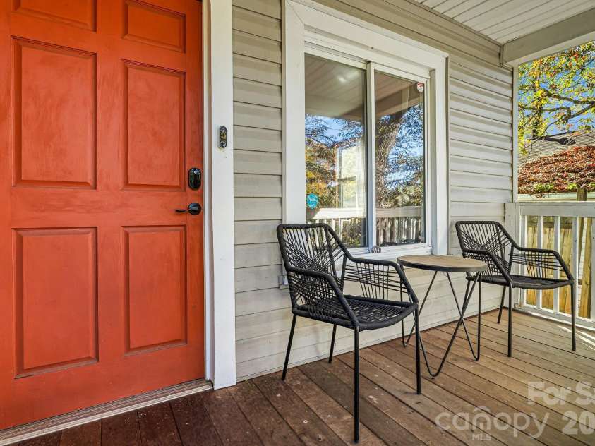 144 Clingman Avenue, Asheville, NC 28801.  MLS# CAR4371332, YatesRealty ID 20688. 