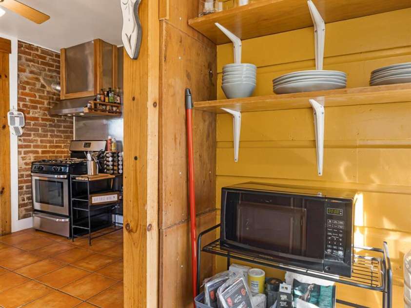 144 Clingman Avenue, Asheville, NC 28801.  MLS# CAR4371332, YatesRealty ID 20688. 