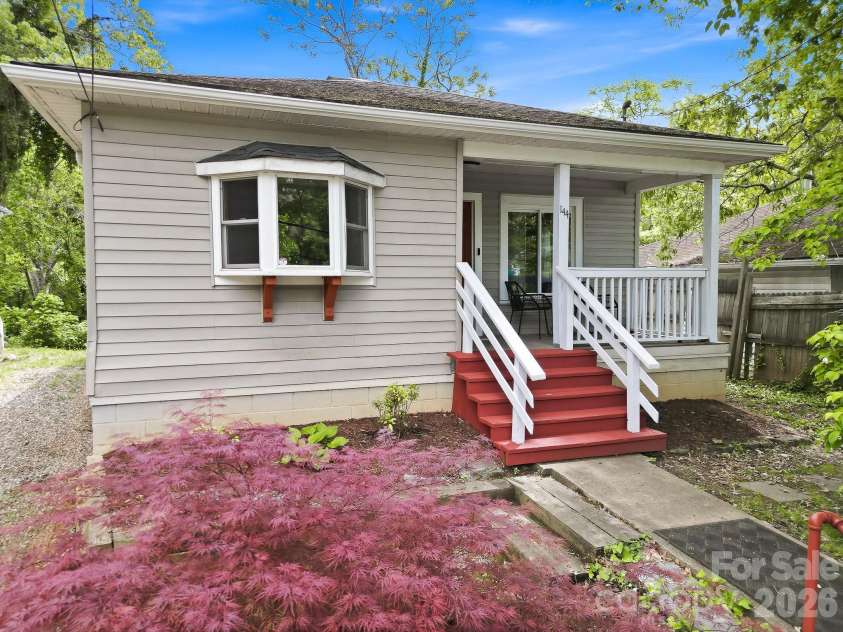 144 Clingman Avenue, Asheville, NC 28801.  MLS# CAR4371332, YatesRealty ID 20688. 