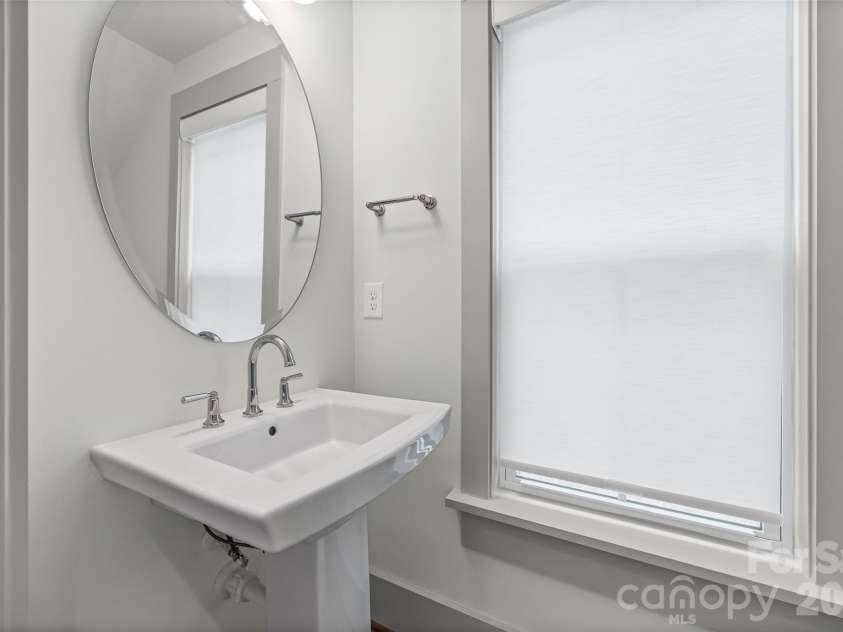 539 Plowman Lane, Fort Mill, SC 29715.  MLS# CAR4342093, YatesRealty ID 20689. Powder Room