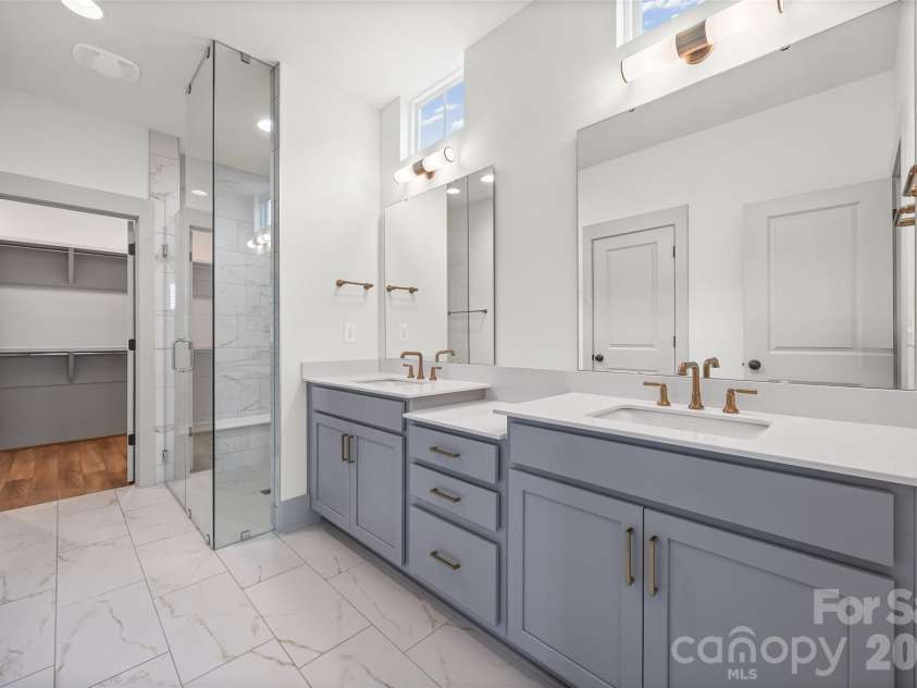 539 Plowman Lane, Fort Mill, SC 29715.  MLS# CAR4342093, YatesRealty ID 20689. Primary Bathroom
