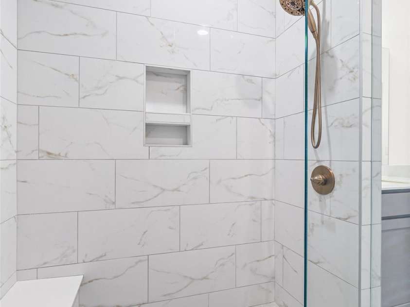 539 Plowman Lane, Fort Mill, SC 29715.  MLS# CAR4342093, YatesRealty ID 20689. Primary Shower