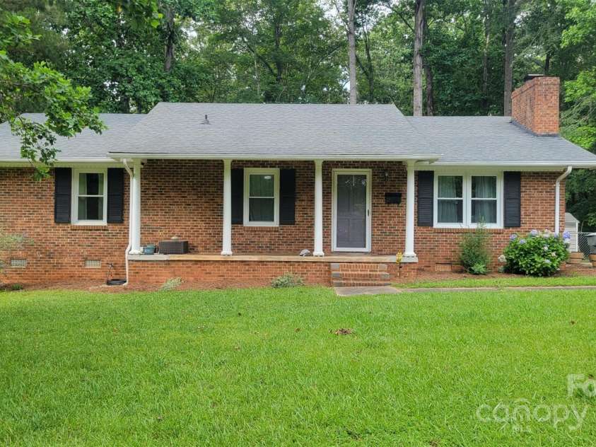 27 Southbrook Drive, York, SC 29745.  MLS# CAR4291735, YatesRealty ID 2069. 