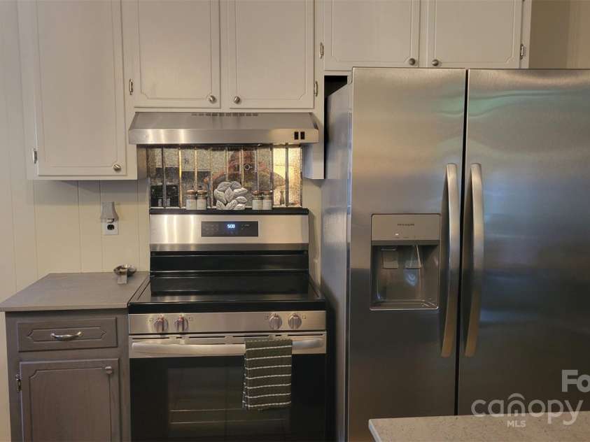 27 Southbrook Drive, York, SC 29745.  MLS# CAR4291735, YatesRealty ID 2069. 