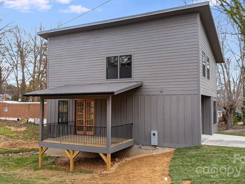 61 Bellevue Road, Asheville, NC 28803.  MLS# CAR4203154, YatesRealty ID 2069. Exterior Side View
