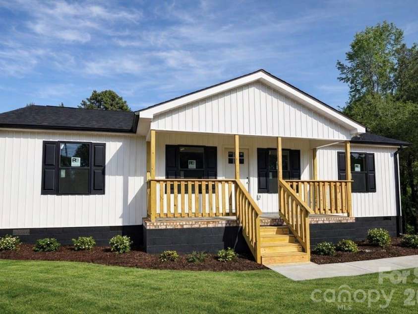 2105 Faith Road, Salisbury, NC 28147.  MLS# CAR4373600, YatesRealty ID 20691. 