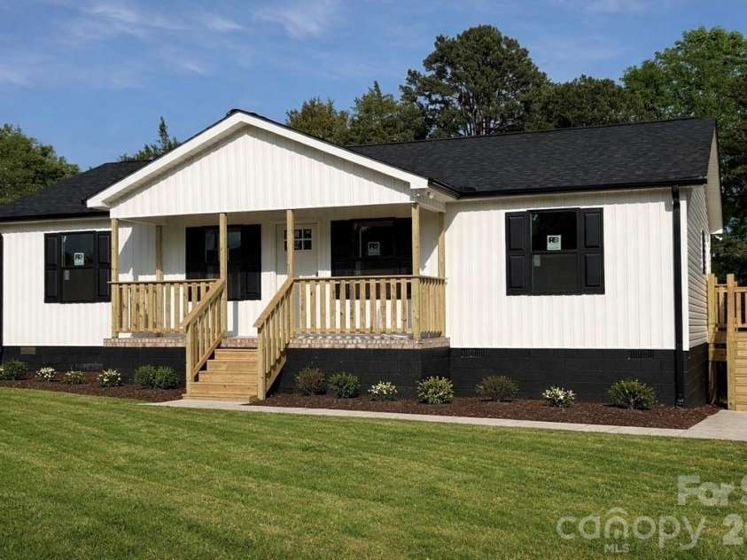 2105 Faith Road, Salisbury, NC 28147.  MLS# CAR4373600, YatesRealty ID 20691. 