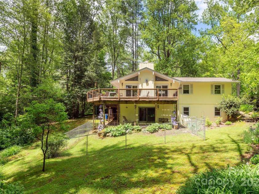 99 Meadowbrook Circle, Brevard, NC 28712.  MLS# CAR4252989, YatesRealty ID 20691. 