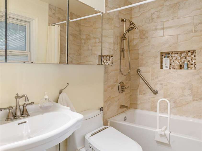 99 Meadowbrook Circle, Brevard, NC 28712.  MLS# CAR4252989, YatesRealty ID 20691. 