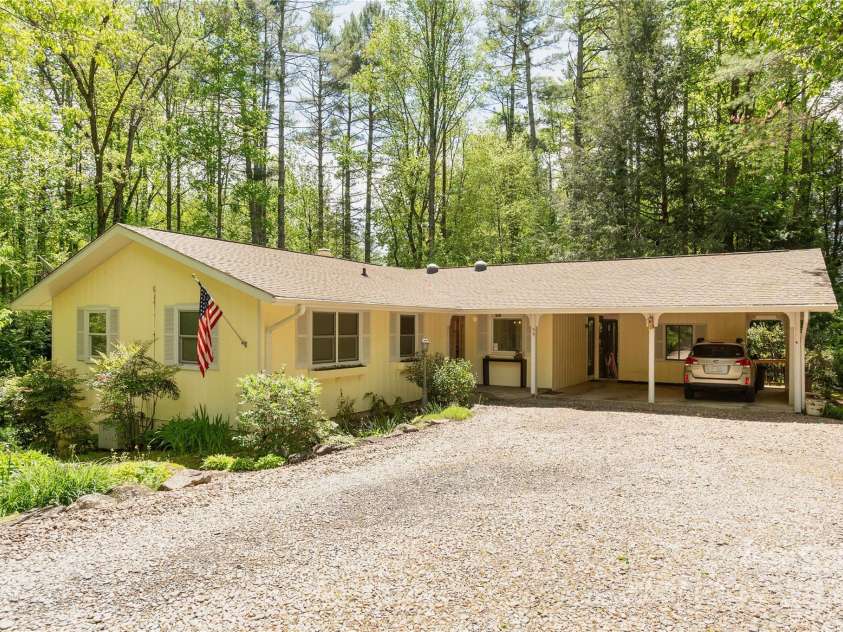 99 Meadowbrook Circle, Brevard, NC 28712.  MLS# CAR4252989, YatesRealty ID 20691. 