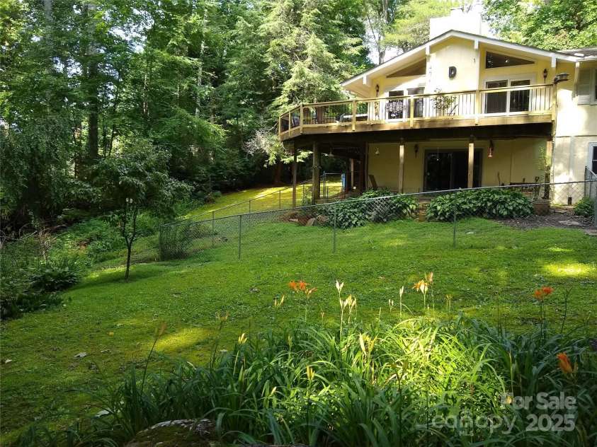 99 Meadowbrook Circle, Brevard, NC 28712.  MLS# CAR4252989, YatesRealty ID 20691. 