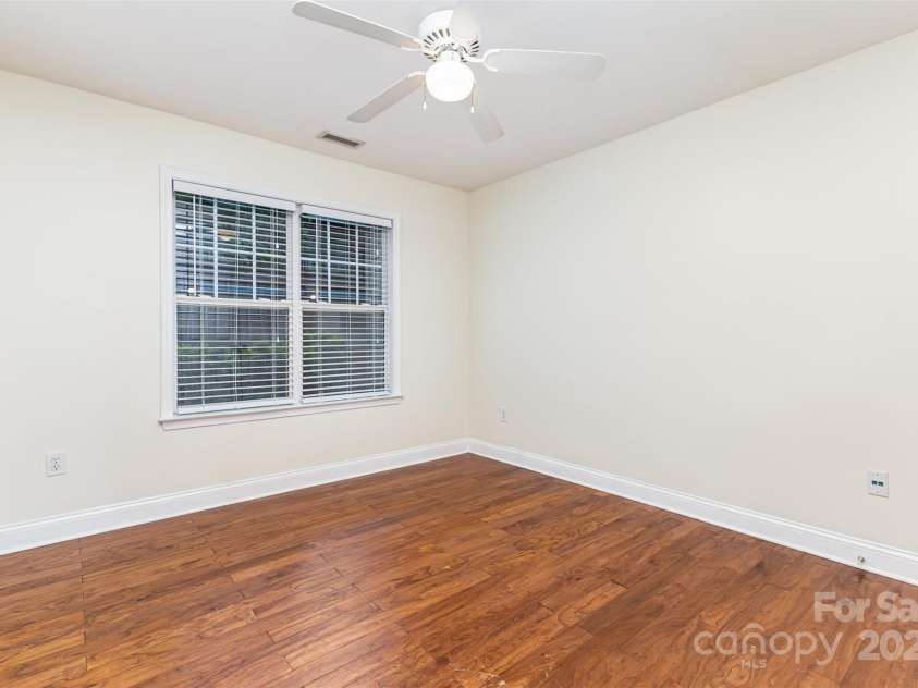 1136 1st Street, Charlotte, NC 28202.  MLS# CAR4263949, YatesRealty ID 20692. 