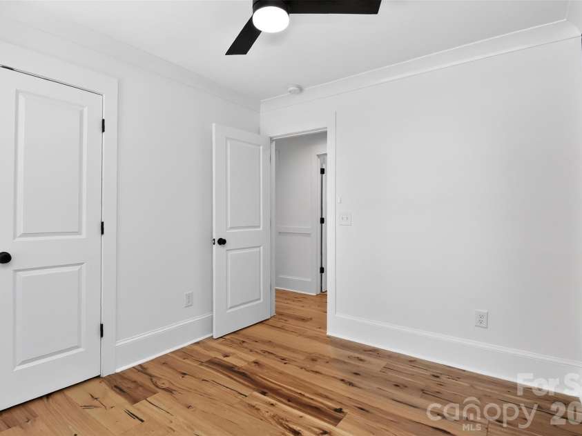 5026 Buckingham Drive, Charlotte, NC 28209.  MLS# CAR4376600, YatesRealty ID 20692. 