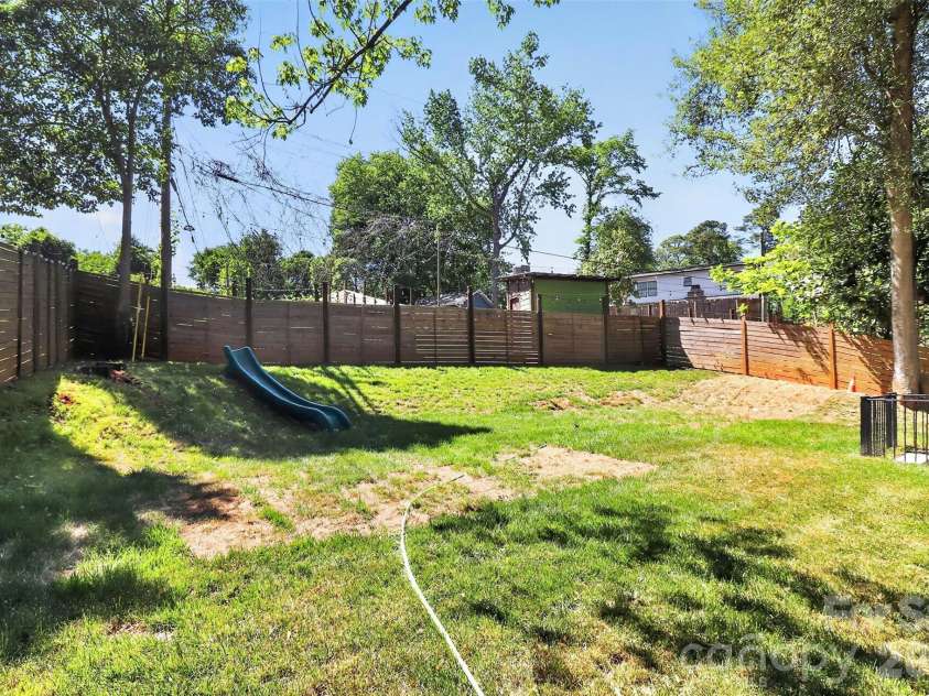5026 Buckingham Drive, Charlotte, NC 28209.  MLS# CAR4376600, YatesRealty ID 20692. 