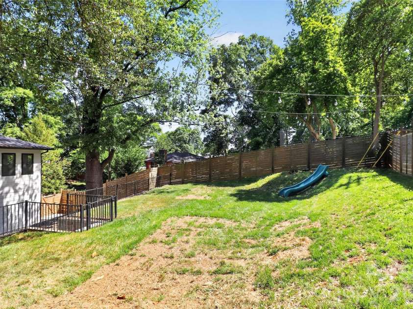 5026 Buckingham Drive, Charlotte, NC 28209.  MLS# CAR4376600, YatesRealty ID 20692. 