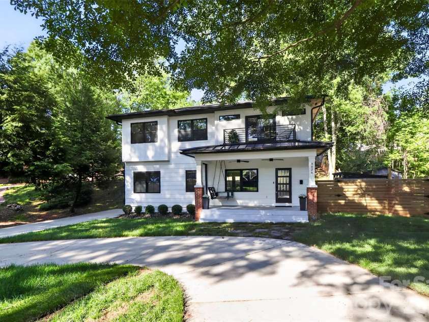 5026 Buckingham Drive, Charlotte, NC 28209.  MLS# CAR4376600, YatesRealty ID 20692. 