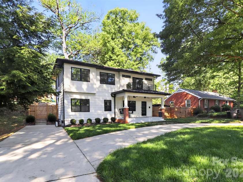 5026 Buckingham Drive, Charlotte, NC 28209.  MLS# CAR4376600, YatesRealty ID 20692. 