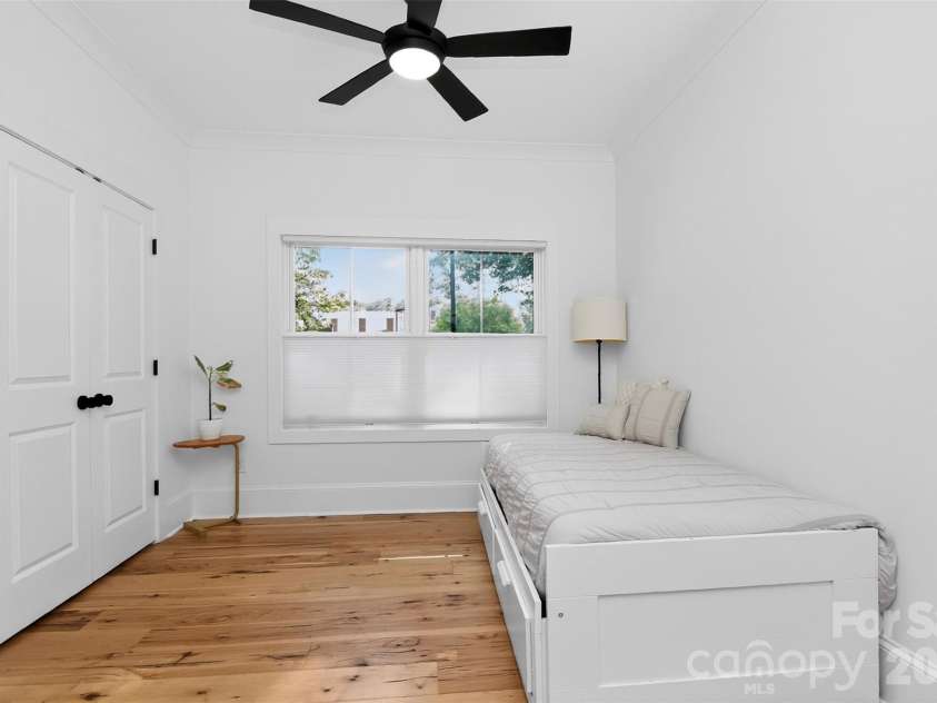 5026 Buckingham Drive, Charlotte, NC 28209.  MLS# CAR4376600, YatesRealty ID 20692. 