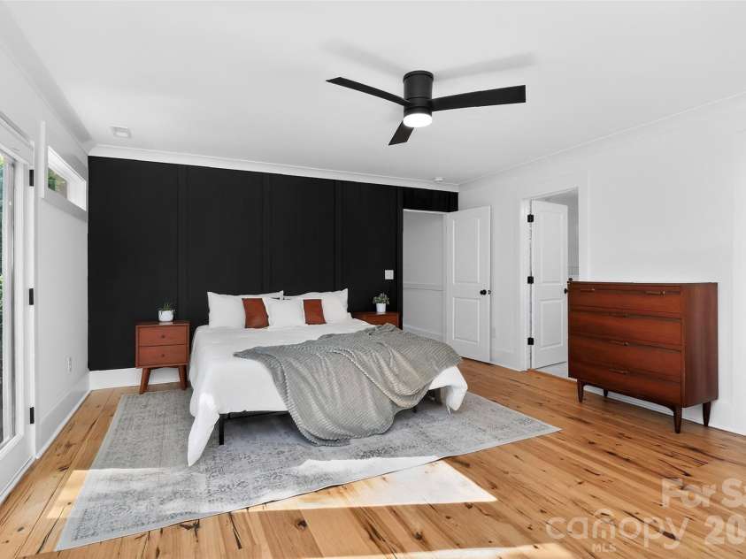 5026 Buckingham Drive, Charlotte, NC 28209.  MLS# CAR4376600, YatesRealty ID 20692. 