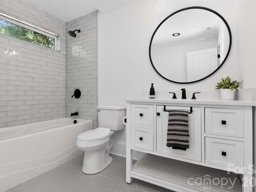 5026 Buckingham Drive, Charlotte, NC 28209.  MLS# CAR4376600, YatesRealty ID 20692. 