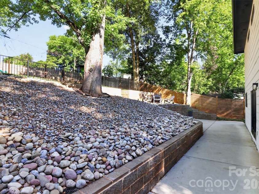 5026 Buckingham Drive, Charlotte, NC 28209.  MLS# CAR4376600, YatesRealty ID 20692. 