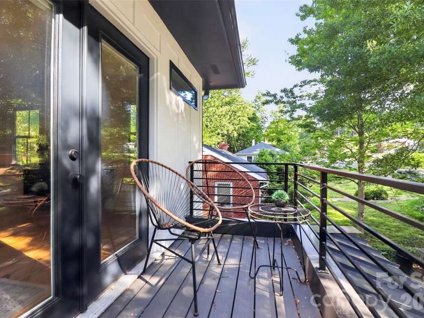 5026 Buckingham Drive, Charlotte, NC 28209.  MLS# CAR4376600, YatesRealty ID 20692. 