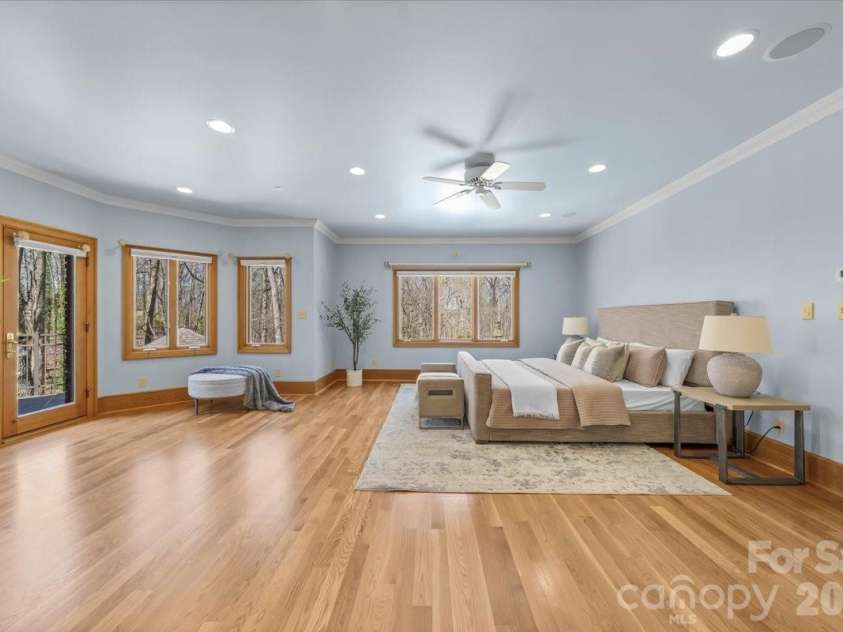 1043 Rolling Green Drive, Newton, NC 28658.  MLS# CAR4355758, YatesRealty ID 20693. 