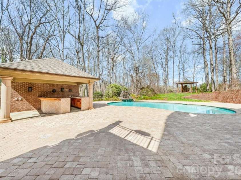 1043 Rolling Green Drive, Newton, NC 28658.  MLS# CAR4355758, YatesRealty ID 20693. 