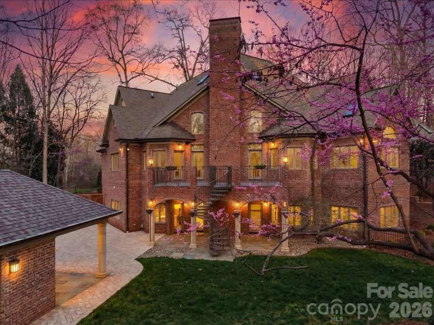 1043 Rolling Green Drive, Newton, NC 28658.  MLS# CAR4355758, YatesRealty ID 20693. 