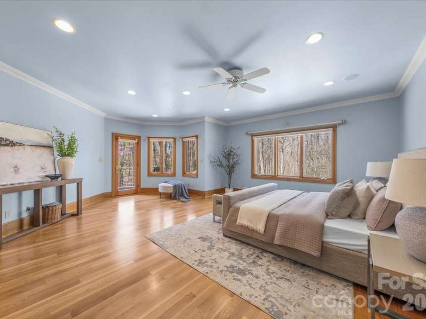 1043 Rolling Green Drive, Newton, NC 28658.  MLS# CAR4355758, YatesRealty ID 20693. Primary Bedroom