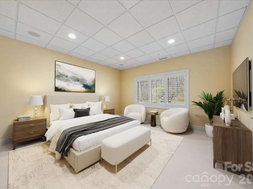 1043 Rolling Green Drive, Newton, NC 28658.  MLS# CAR4355758, YatesRealty ID 20693. Virtually Staged