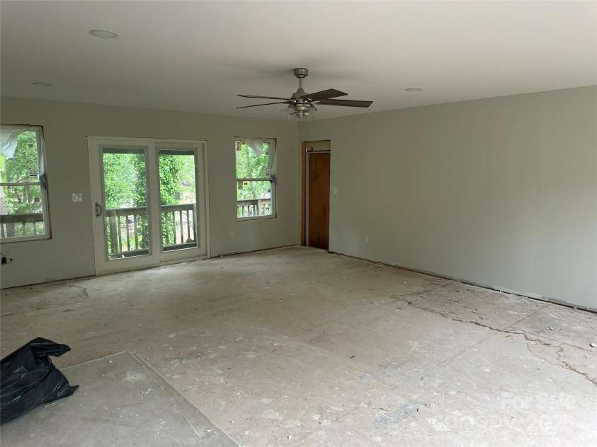 177 Mountain View Lane, Troy, NC 27371.  MLS# CAR4269979, YatesRealty ID 20694. 