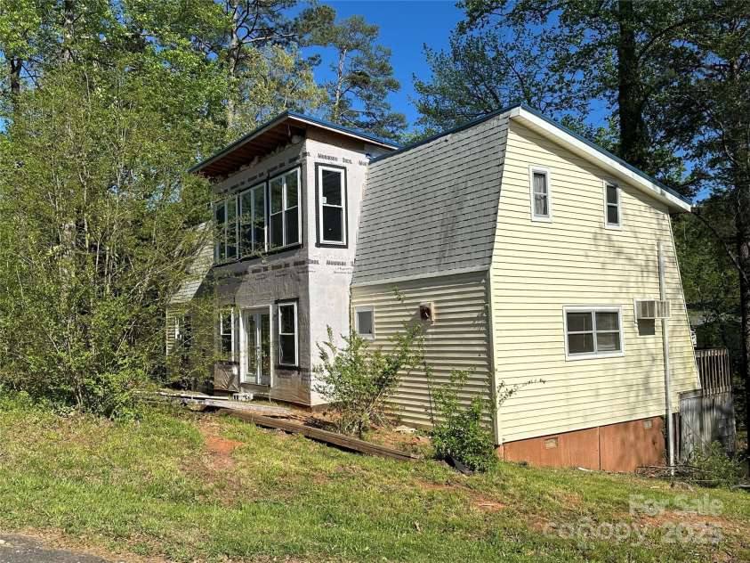 177 Mountain View Lane, Troy, NC 27371.  MLS# CAR4269979, YatesRealty ID 20694. Side view