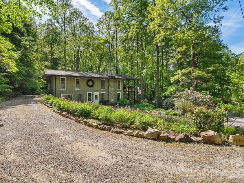 134 The Trail, Maggie Valley, NC 28751.  MLS# CAR4369403, YatesRealty ID 20695. 
