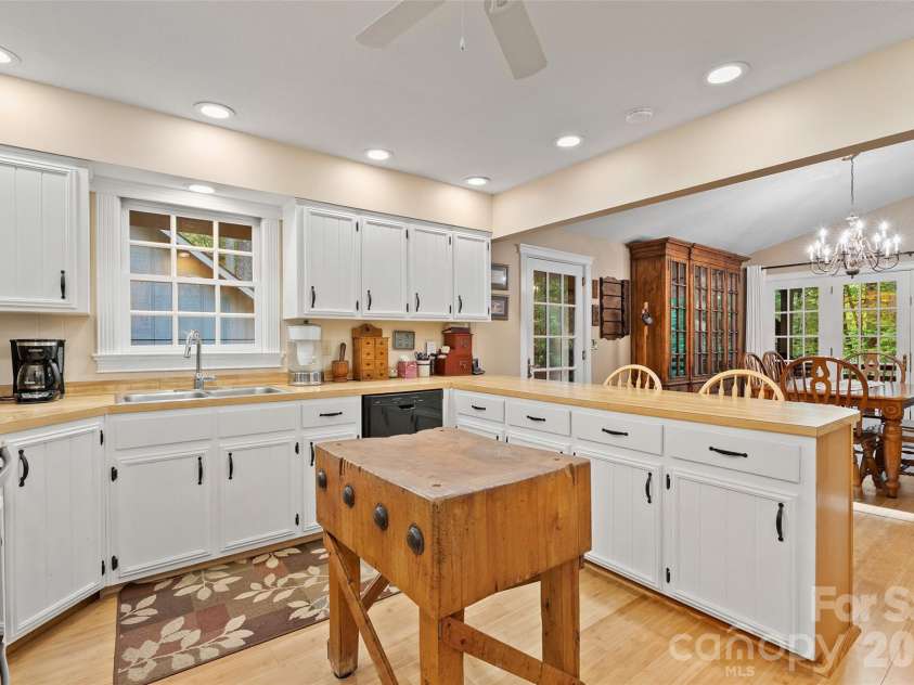 134 The Trail, Maggie Valley, NC 28751.  MLS# CAR4369403, YatesRealty ID 20695. 