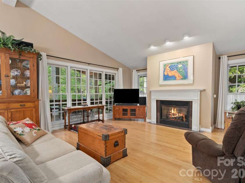 134 The Trail, Maggie Valley, NC 28751.  MLS# CAR4369403, YatesRealty ID 20695. 