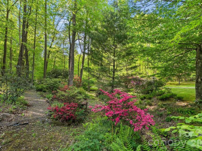 134 The Trail, Maggie Valley, NC 28751.  MLS# CAR4369403, YatesRealty ID 20695. 