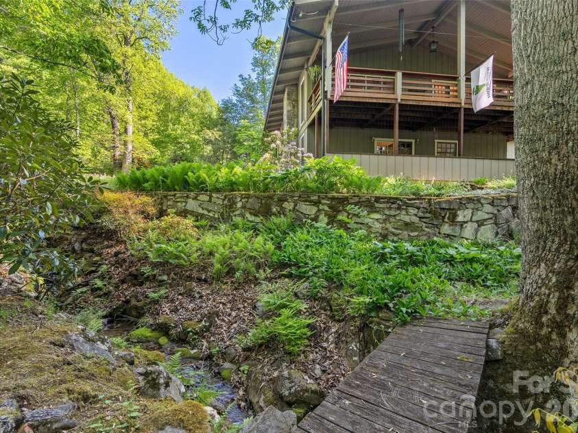 134 The Trail, Maggie Valley, NC 28751.  MLS# CAR4369403, YatesRealty ID 20695. 