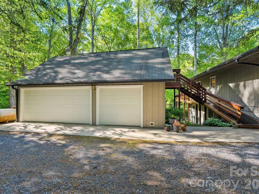 134 The Trail, Maggie Valley, NC 28751.  MLS# CAR4369403, YatesRealty ID 20695. 
